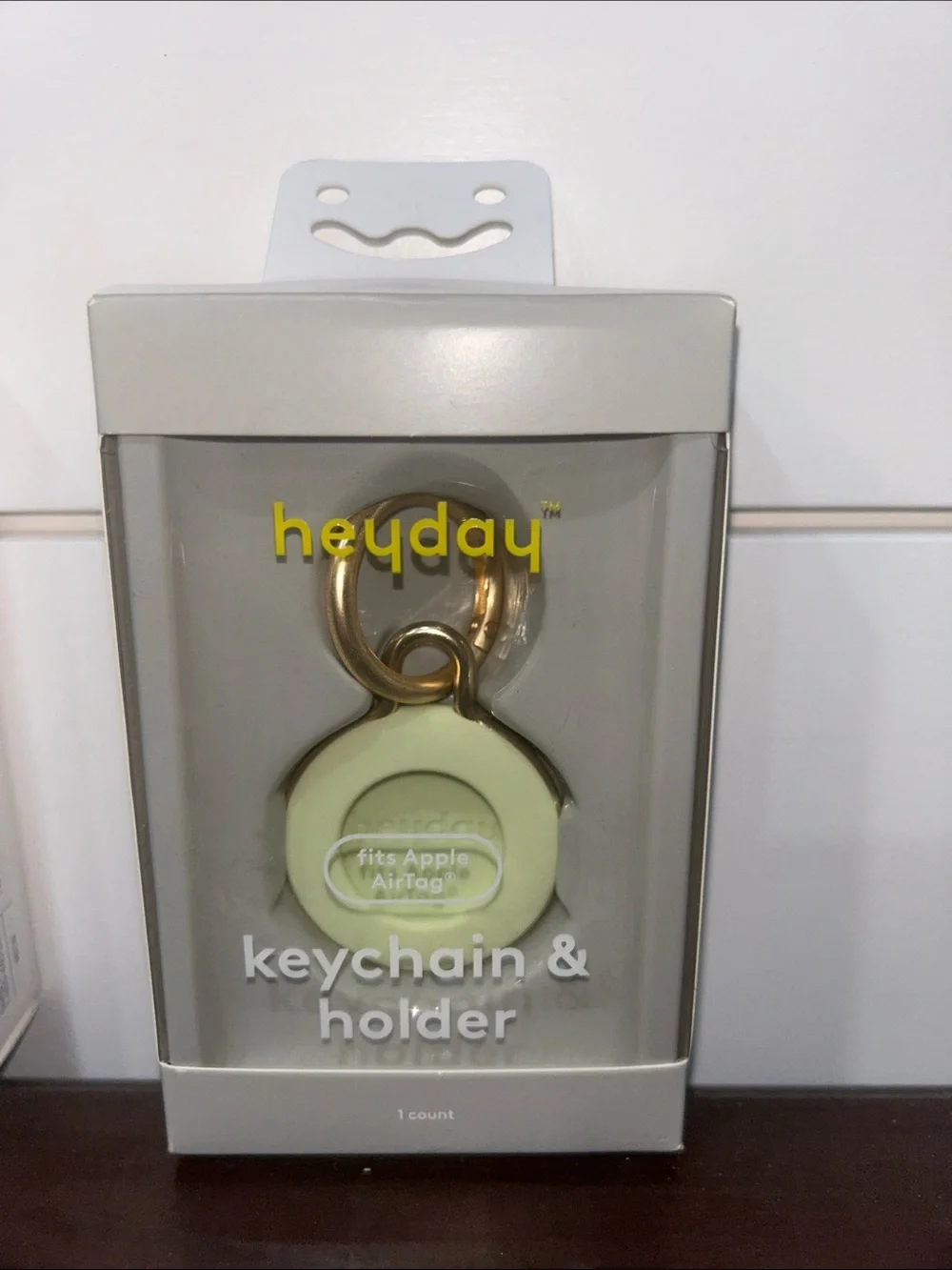 heyday Pale Green Silicone AirTag Keychain with Gold Ring